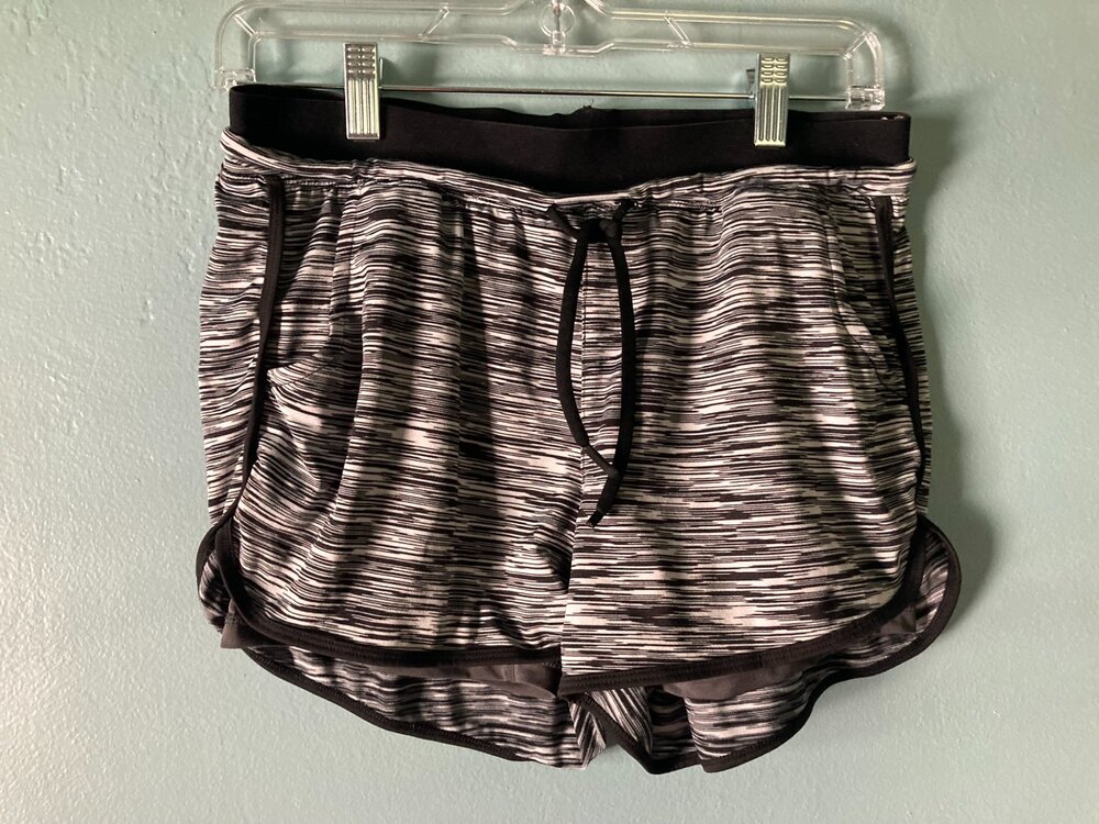 Riboom athletic black & white shorts size small